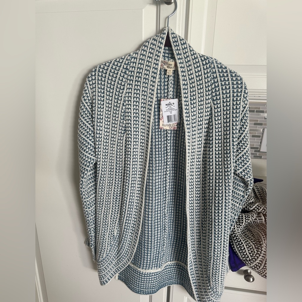 New with tags sweater XS pd $44